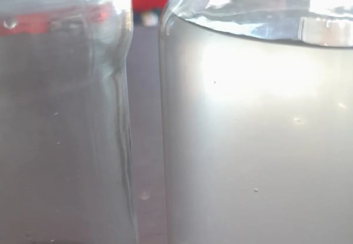 Reclamo de vecinos por agua turbia en barrio San Isidro